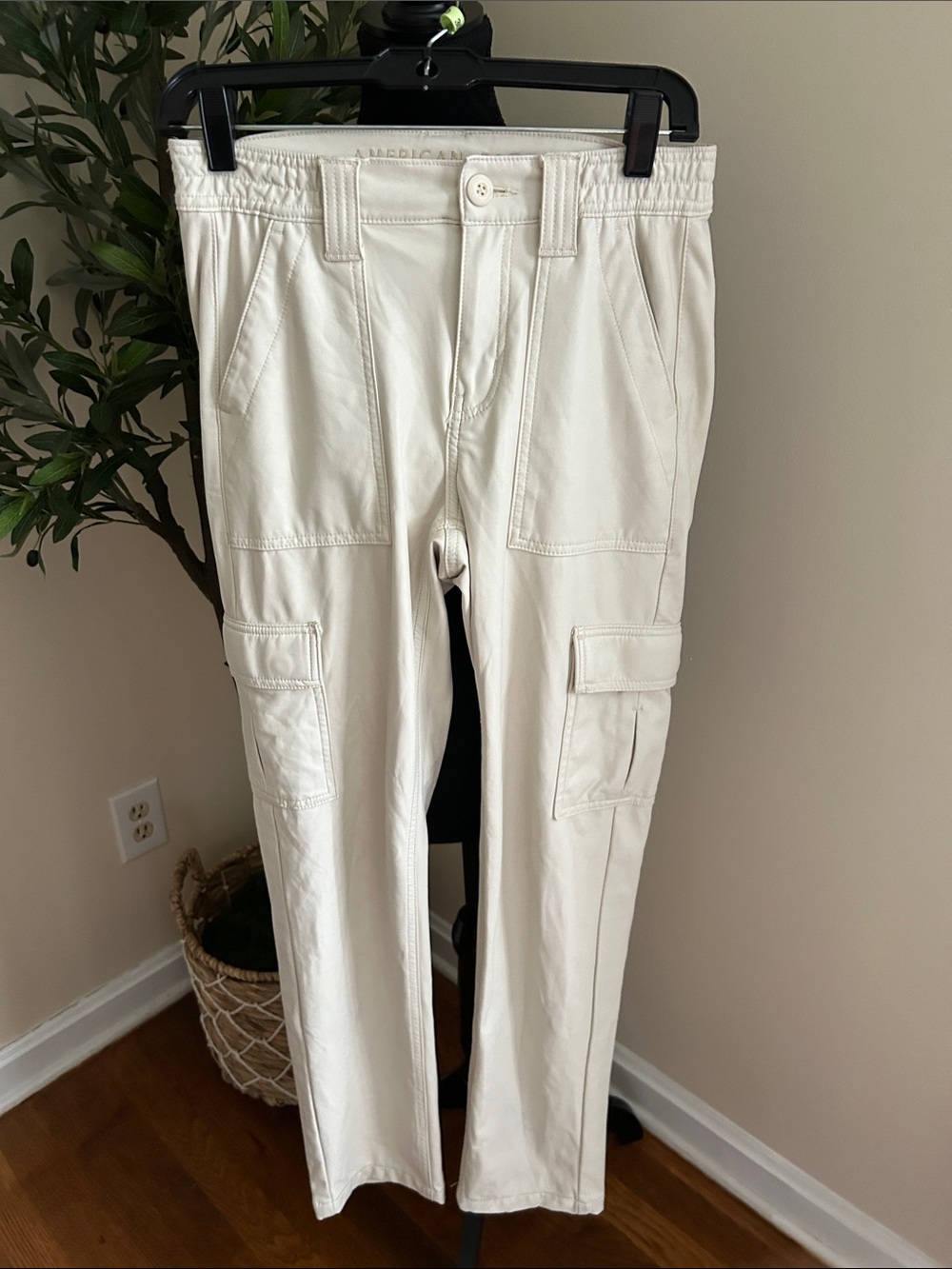 American Eagle Outfitters Off-White Women’s Faux Leather Pants